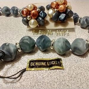 Lucite matching 12" necklace earring set